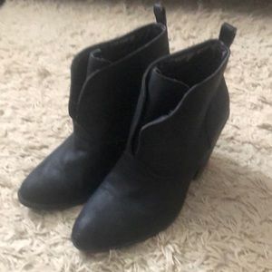 Unionbay black booties size 9